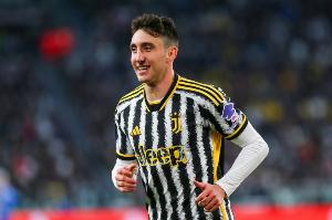 ag体育平台官网-米体：坎比亚索和D-路易斯接受个人训练，但仍可能出战热那亚