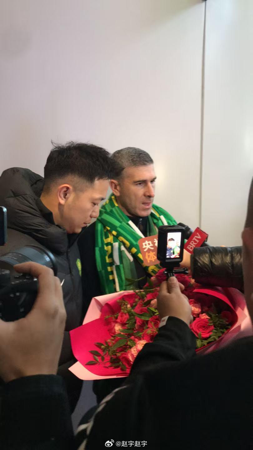 ag体育网站-新帅到位，国安主教练蒙哥马利已经抵达北京